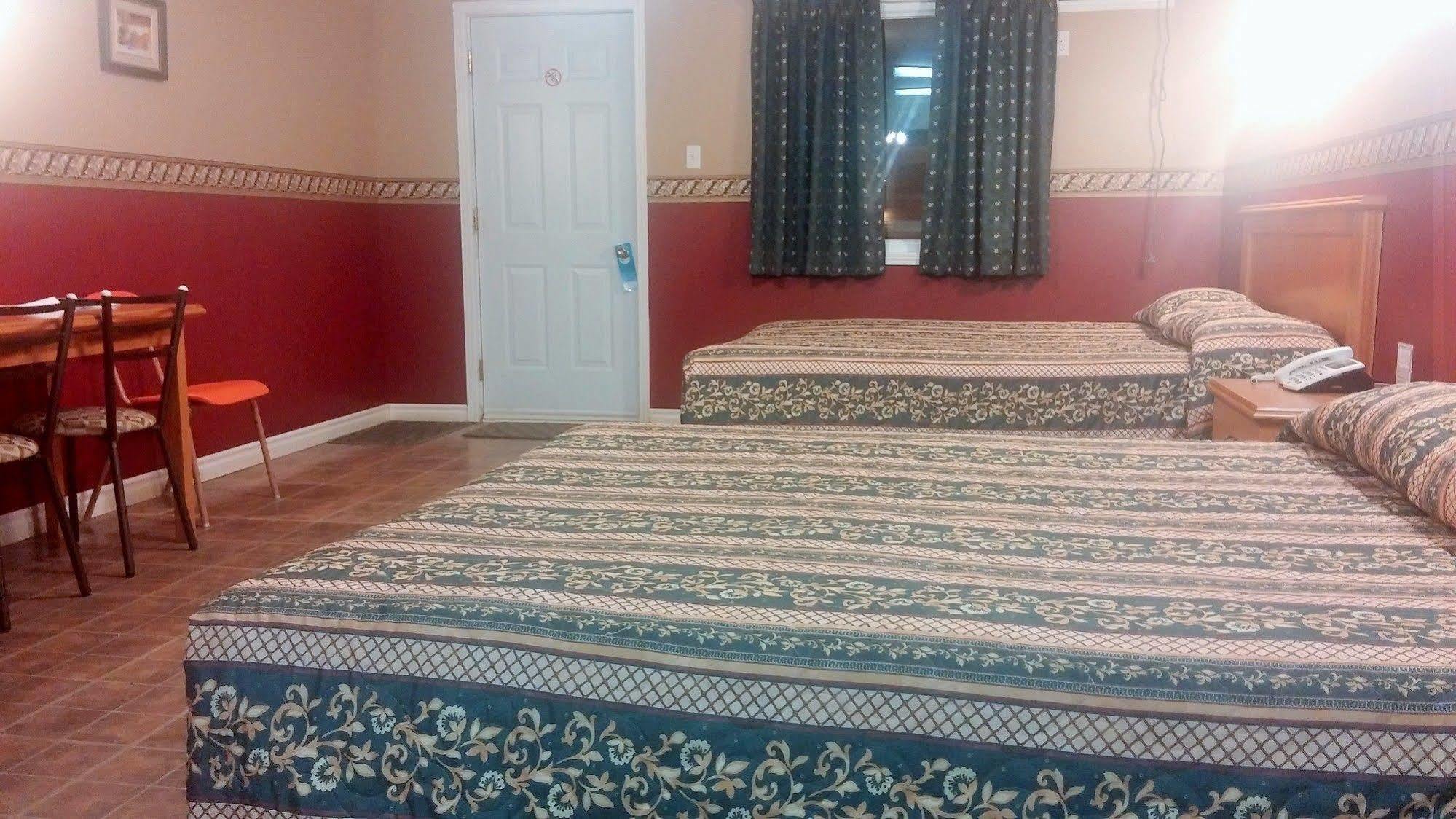 Hotel-Motel La Difference Sainte-Marie Экстерьер фото