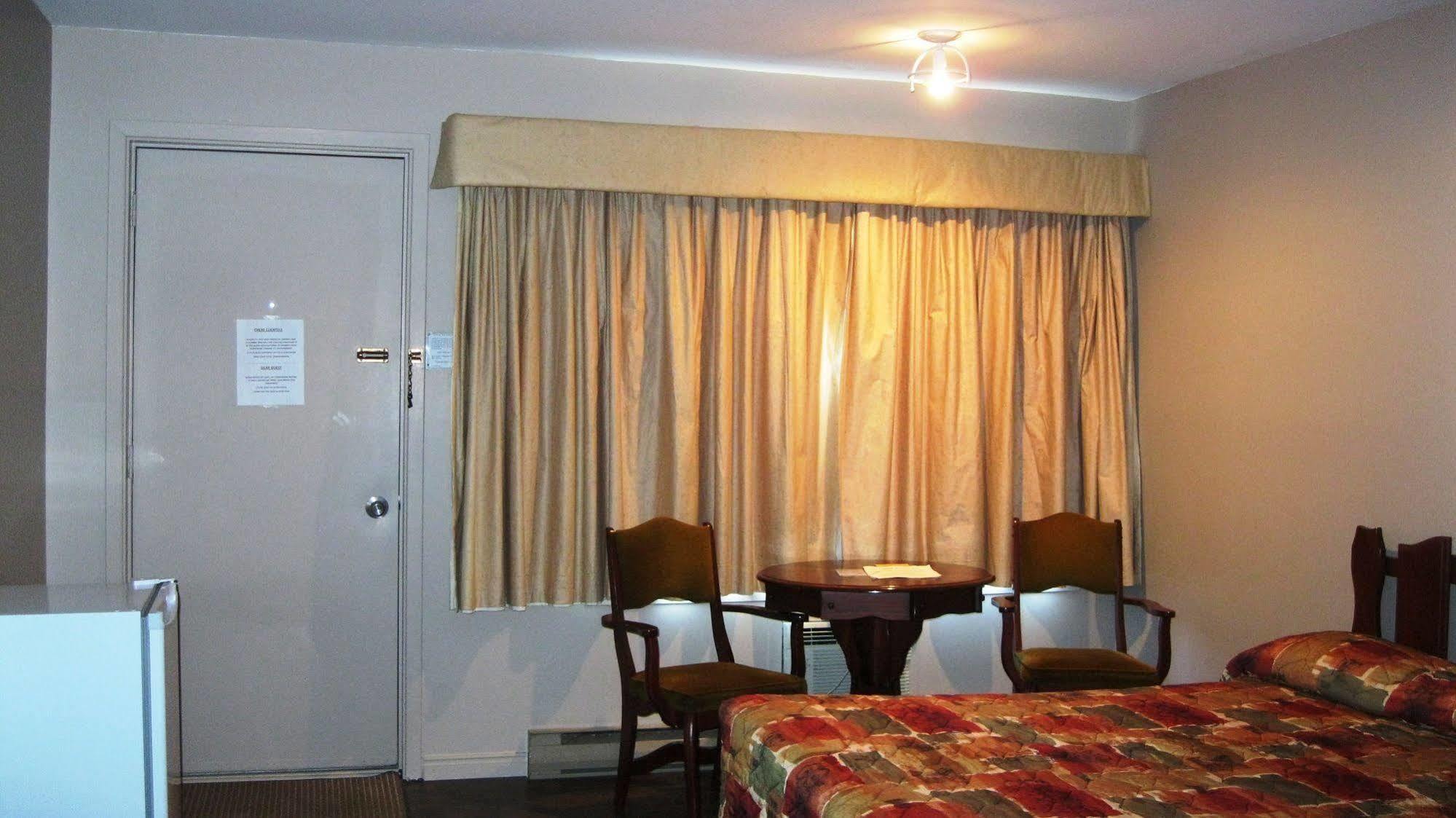 Hotel-Motel La Difference Sainte-Marie Экстерьер фото